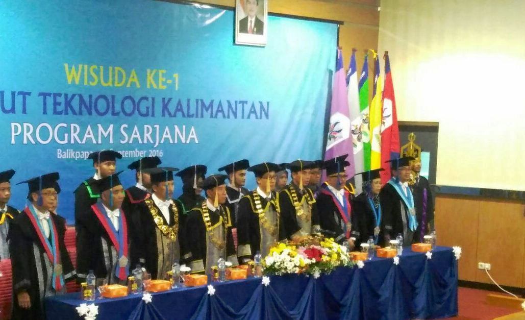 Wisuda Perdana ITK