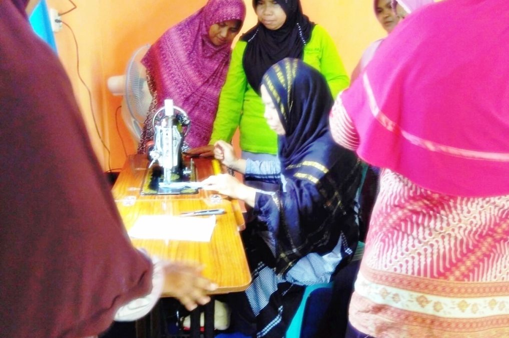 Pelajaran Menjahit Modern Untuk Ibu-Ibu Rumah Tangga