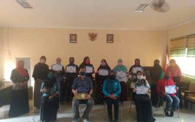 Produktif ditengah Pandemi Covid-19 dengan pelatihan pembuatan kue Ibu-Ibu PKK Kelurahan Karang Joang bersama Institut Teknologi Kalimantan