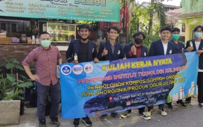 Mahasiswa ITK Distribusikan Pupuk Cair untuk Masyarakat Telaga Sari