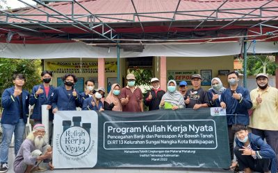 Menarik! Mahasiswa ITK Lakukan Penanaman Biopori Sebagai Upaya Pencegahan Banjir