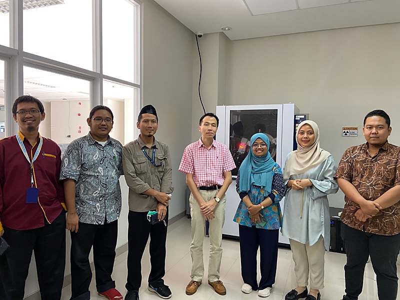 Visiting World Class Professor Dari Swinburne University of Technology di Kampus Institut Teknologi Kalimantan: Kuliah Tamu Teknik Kimia dan Kunjungan Laboratorium