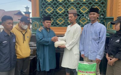 ITK Salurkan Zakat Fitrah Kepada Warga Sekitar Kampus