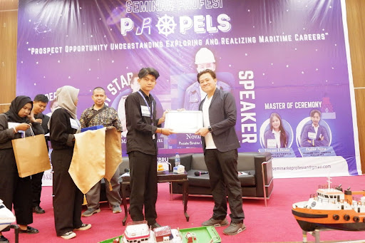 PROPELS: Seminar Profesi 2024 untuk Membuka Wawasan Karir Kemaritiman